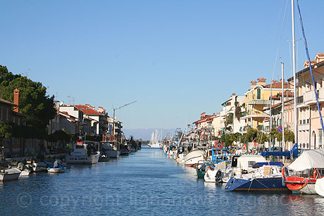 Schiffbar Kanal in Grado Insel foto