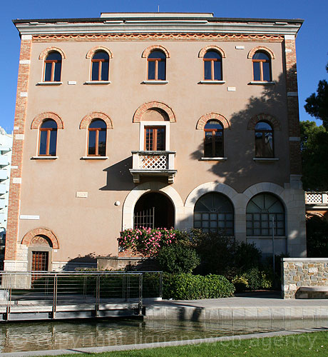 Grado town hall side view photo