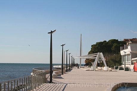 The dike of Grado island photo