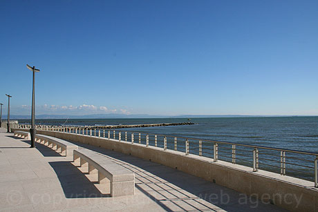 La nuova diga di Grado foto