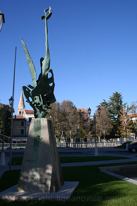 Monumentul ai Caduti di tutte le guerre din Grado foto